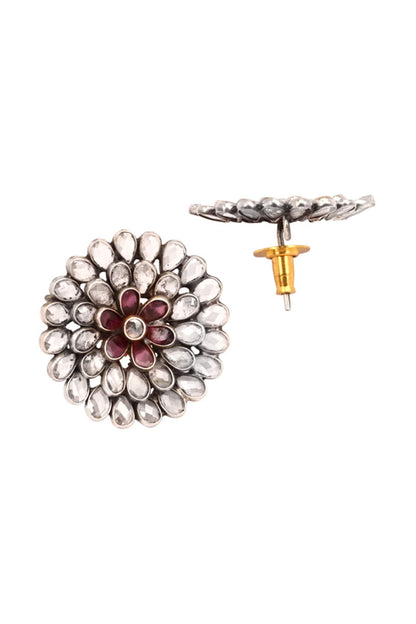 Floral Motif Stud Earrings 