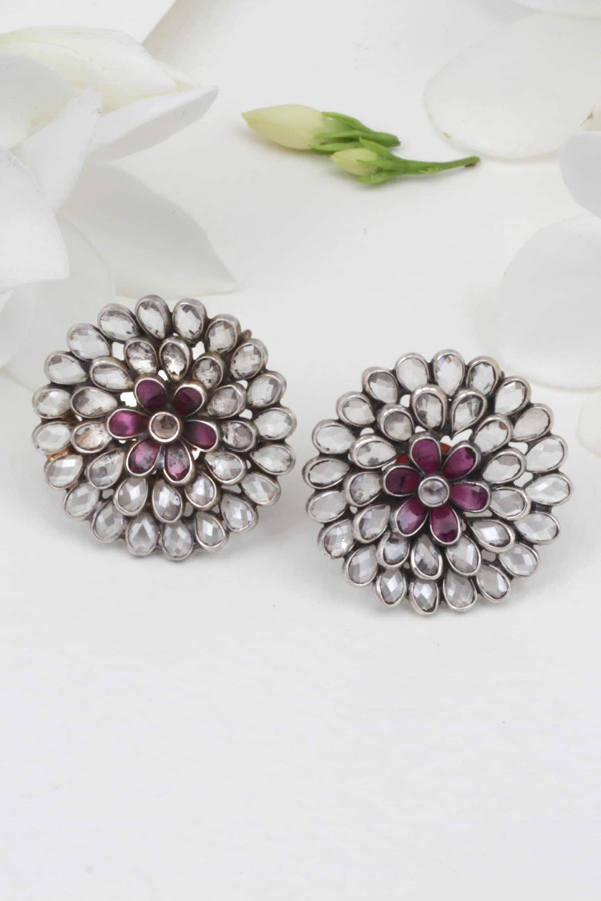 Floral Motif Stud Earrings 