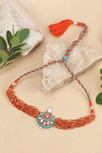 Crescent Moon Motif Pendant Necklace 