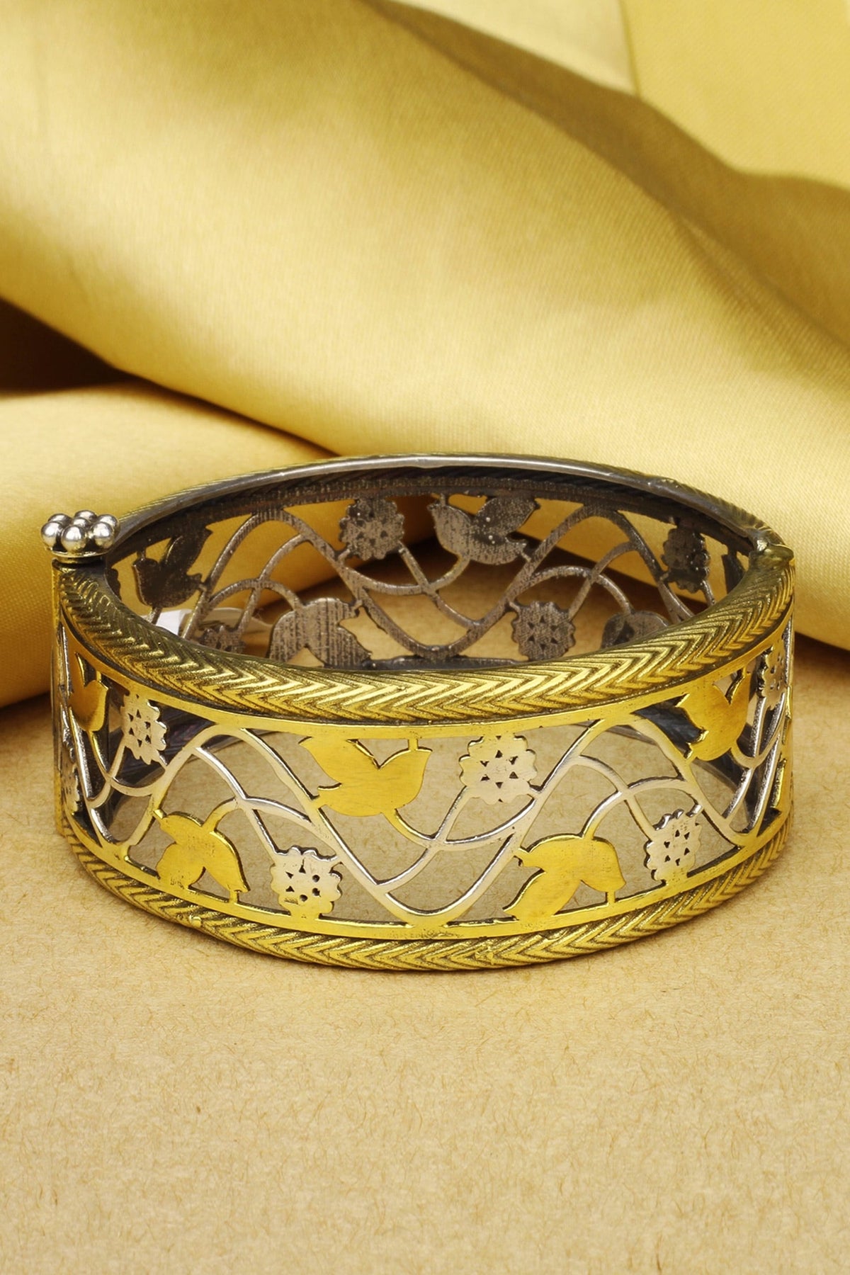 Anya Handcrafted Bangle Single Pc 