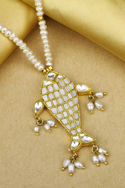 Tanaz Pendant Necklace 
