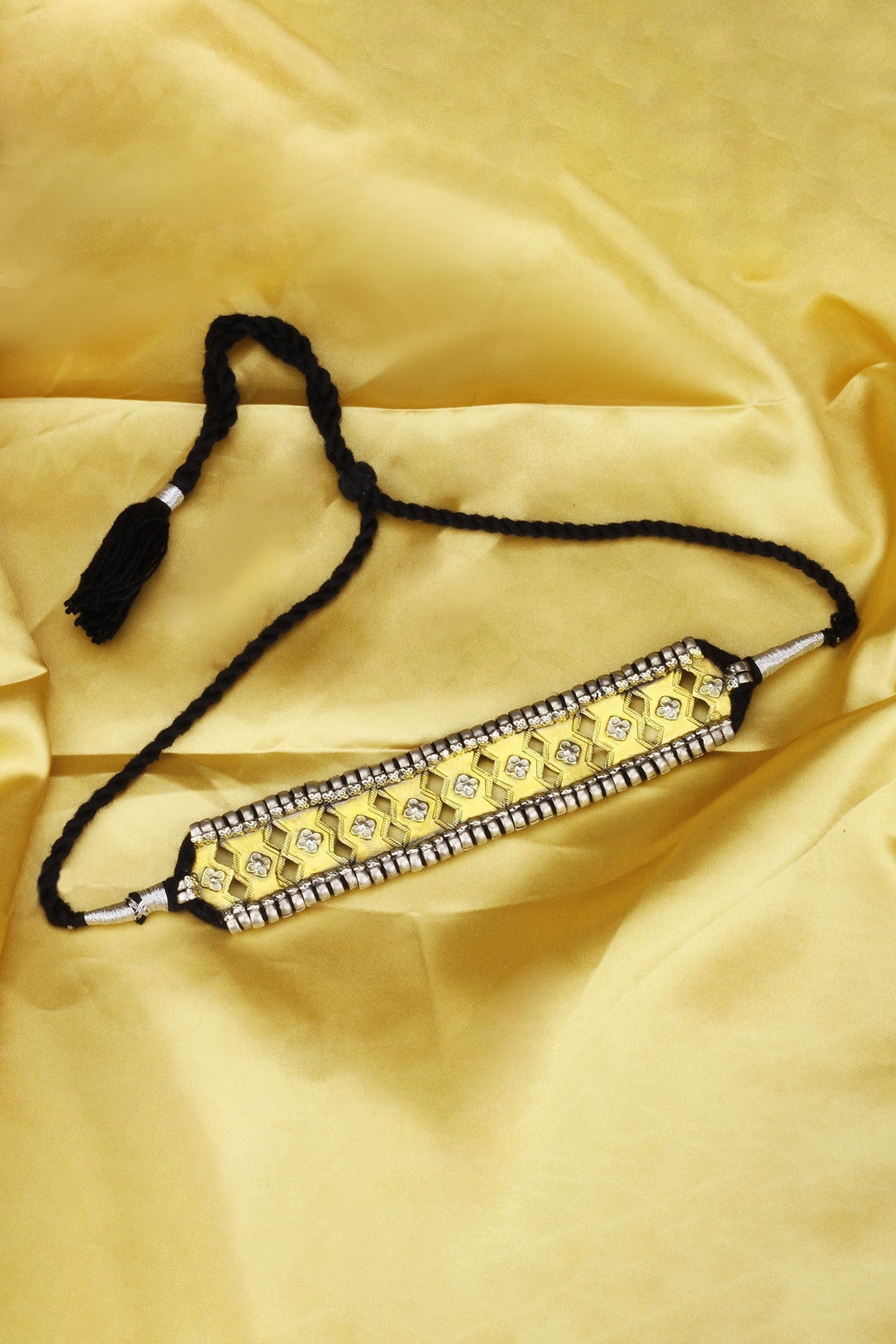 Zoya Handcrafted Choker 