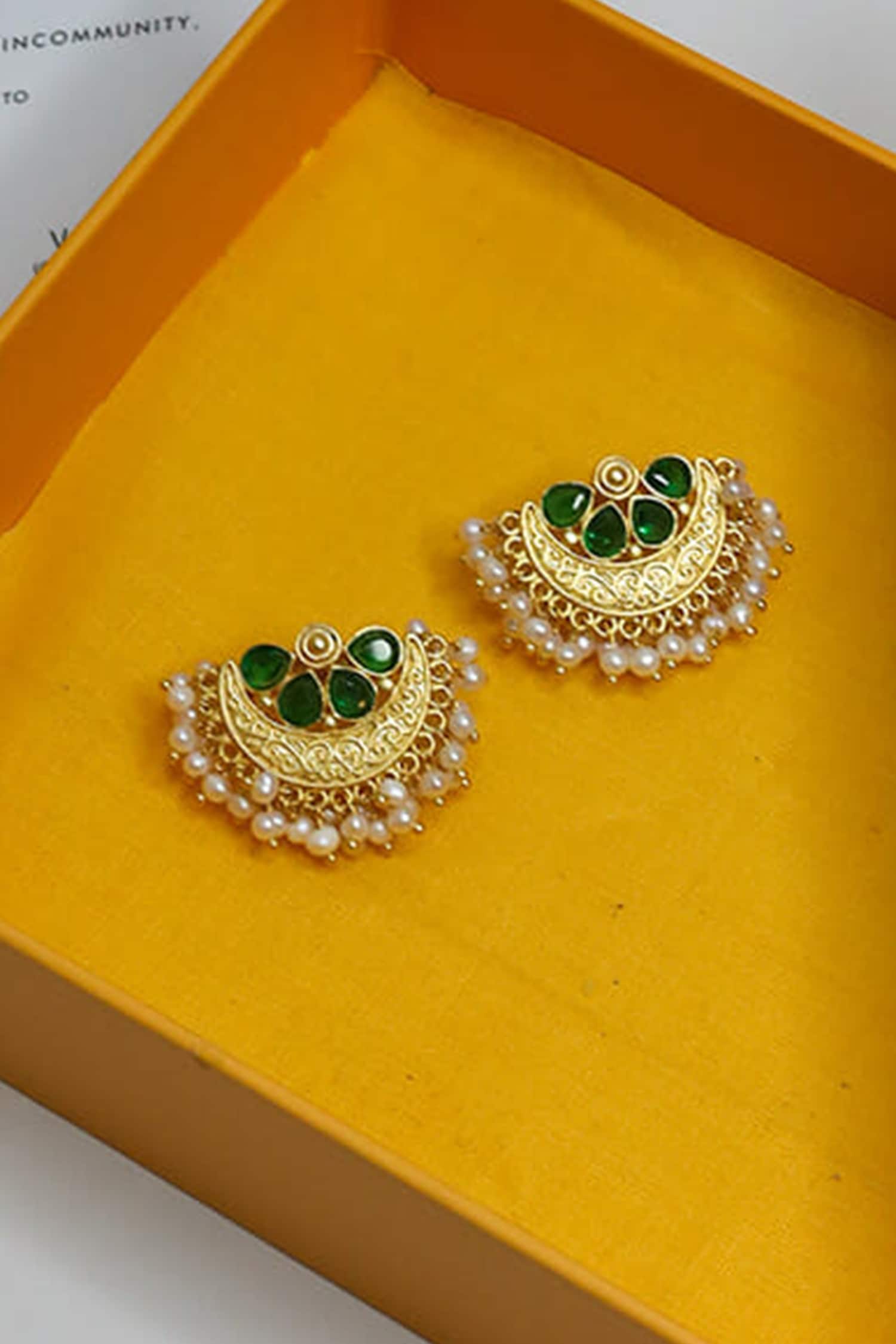 Nazaakat Stud Earrings 