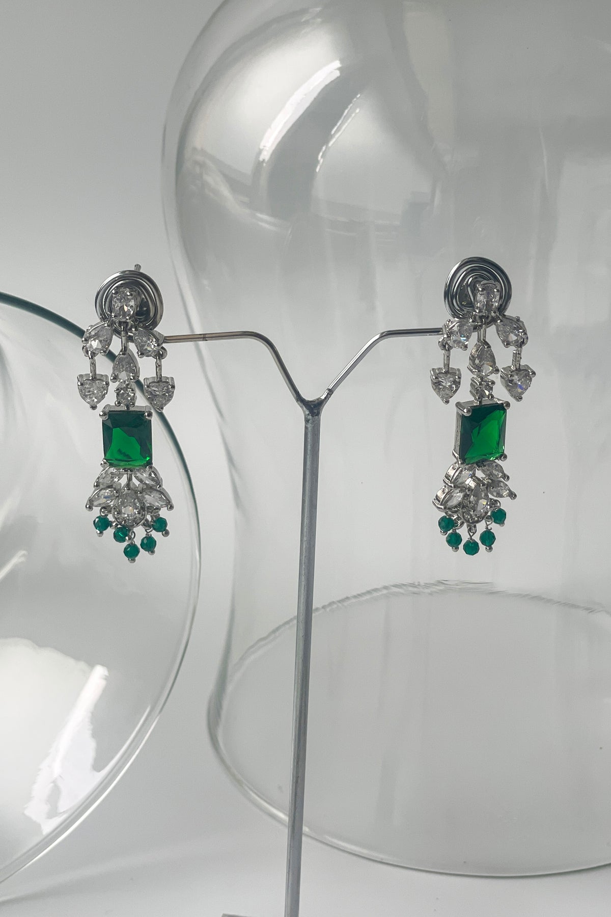 White Finish Zircon & Green Stone Necklace Set