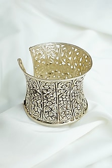 Oxidised Silver Finish Floral & Filigree Motifs Openable Chittai Cuff In Sterling Silver