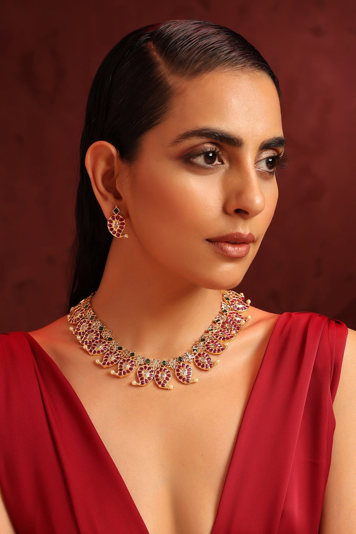 Kundan Embellished Necklace Set 