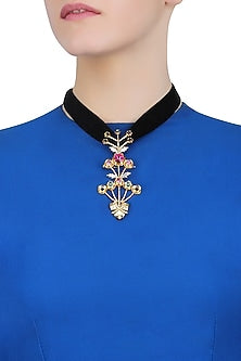 Gold Finish Stone Studded Floral Pendant With Black Thread