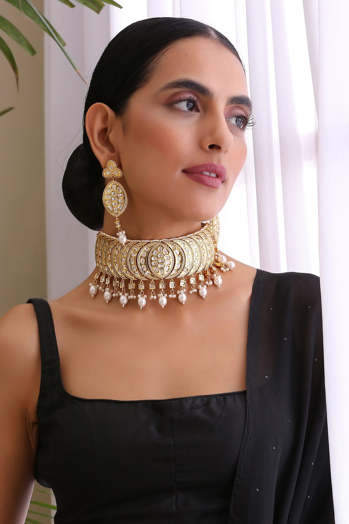 Kundan Embellished Choker Set 