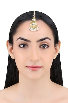 Gold plated triangular filigree motif maang tikka