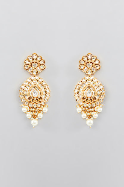 Yukta Pearl Kundan Set