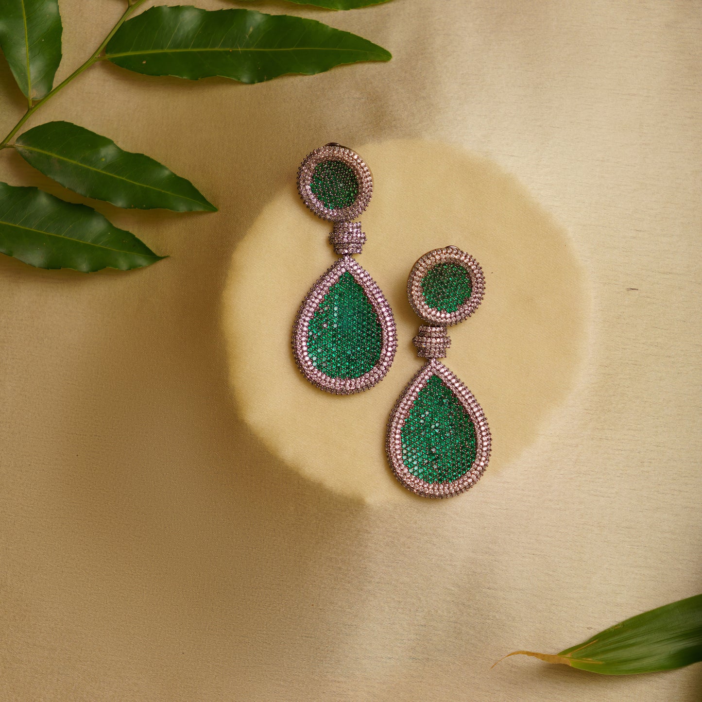 ELMA EMERALD DANGLER EARRINGS