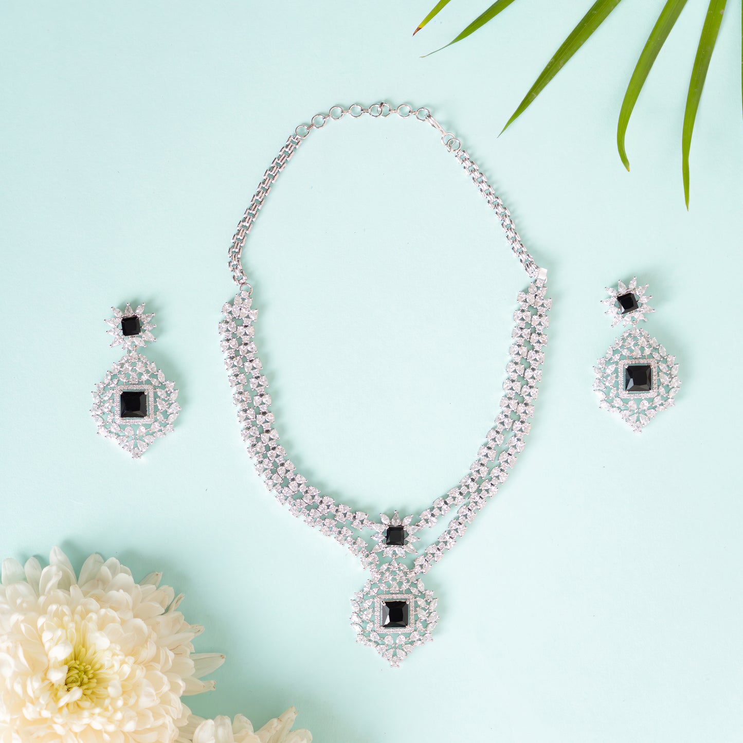 Jenia onyx layered diamond set