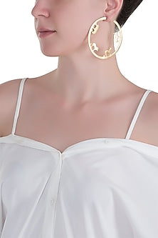 Gold plated ode small hoop earrings